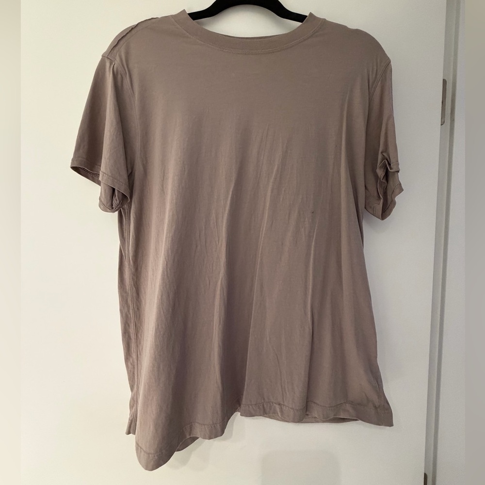 grey lululemon crewneck t-shirt
